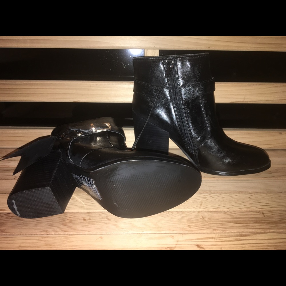 NWT BLACK BOOTS